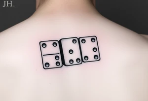 drei dominosteine hintereinander mit den pips 8 7 6 und beim letzten unten 6 und oben die Inizialen JH tattoo idea