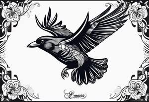 Corbeau en position de vol, avec le nom d'Emma au dessus del ailes tattoo idea