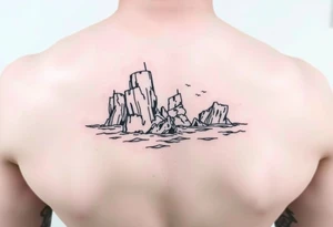 OLAS DE MAR EN BICEP, DE MANERA SUTIL, LA MAREA MÁS ALTA SE CONVIERTE EN CORAZÓN. tattoo idea