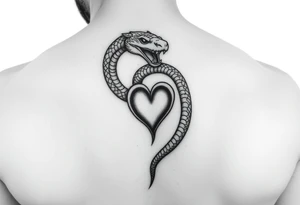 un piccola spirale a serpente con un cuore che và tatuata nella parte della scapola davanti tattoo idea