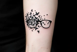 Glasses that turn into birds
The temples of the glasses smoothly turn into a flock of birds, which symbolizes freedom from the limitations that were previously caused by poor eyesight. tattoo idea