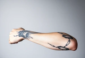 scope crosshairs with eerie fog in background tattoo idea