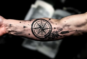 Small bow and arrow with kompass tattoo idea