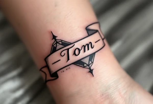 Name "Tom" flowing like a banner above 18.6.2015 v 9:00, with subtle earth tone shading. tattoo idea