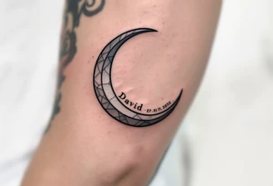 Crescent moon with "David – 27.11.2020 v 3:33" nestled in its curve, done in silver-gray and black. tattoo idea