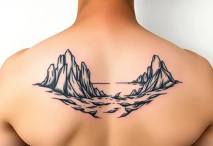 OLAS DE MAR AL REDEDOR DEL BICEPS, DE MANERA SUTIL, LA MAREA MÁS ALTA SE CONVIERTE EN CORAZÓN. tattoo idea