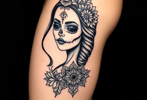 Eine sehr realistisch aussehende moderne la Catrina auf dem gesamten forderten Oberschenkel verbunden mit einem mandala auf dem Knie tattoo idea