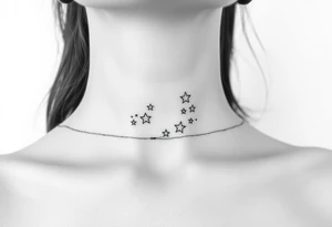 Stars wrapping collarbone tattoo idea