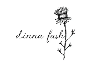 minimaliste simple thistle with dragonfly text : dinna fash tattoo idea