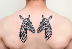 Dos jirafas pequeñas, realistas, que sean hermanas tattoo idea