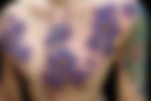 forget-me-not on the collarbone tattoo idea