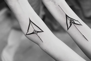 bracelet whit triangle and geometric arrow tattoo idea