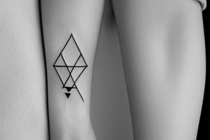 bracelet whit triangle and geometric arrow tattoo idea