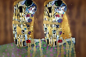 Crayon texture of the kiss by gustav klimt in a bleeding put border tattoo idea