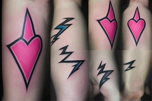 lightning bolts holding a yellowish-pink heart tattoo tattoo idea